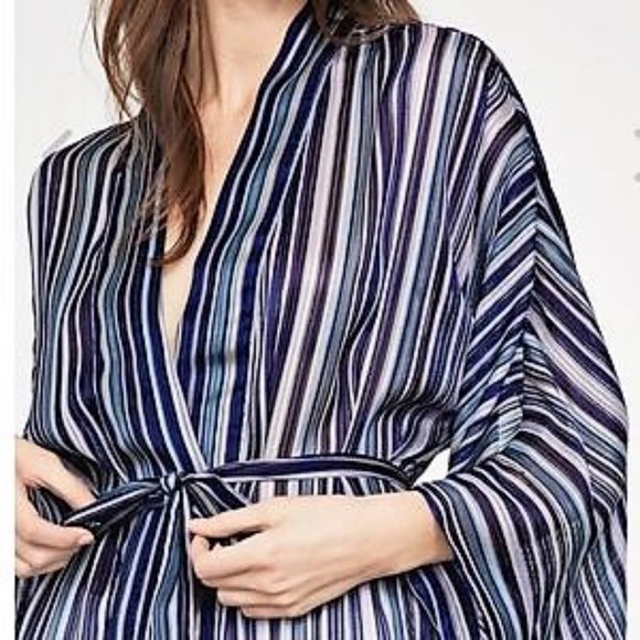 *NWT* BCBGMaxAzria Light Stripe Woven Belted Kimono *Size XS/S* - Picture 3 of 16
